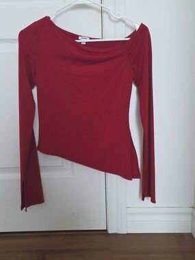 GARAGE Red Asymmetric Off-Shoulder Long-Sleeve Going-Out Top